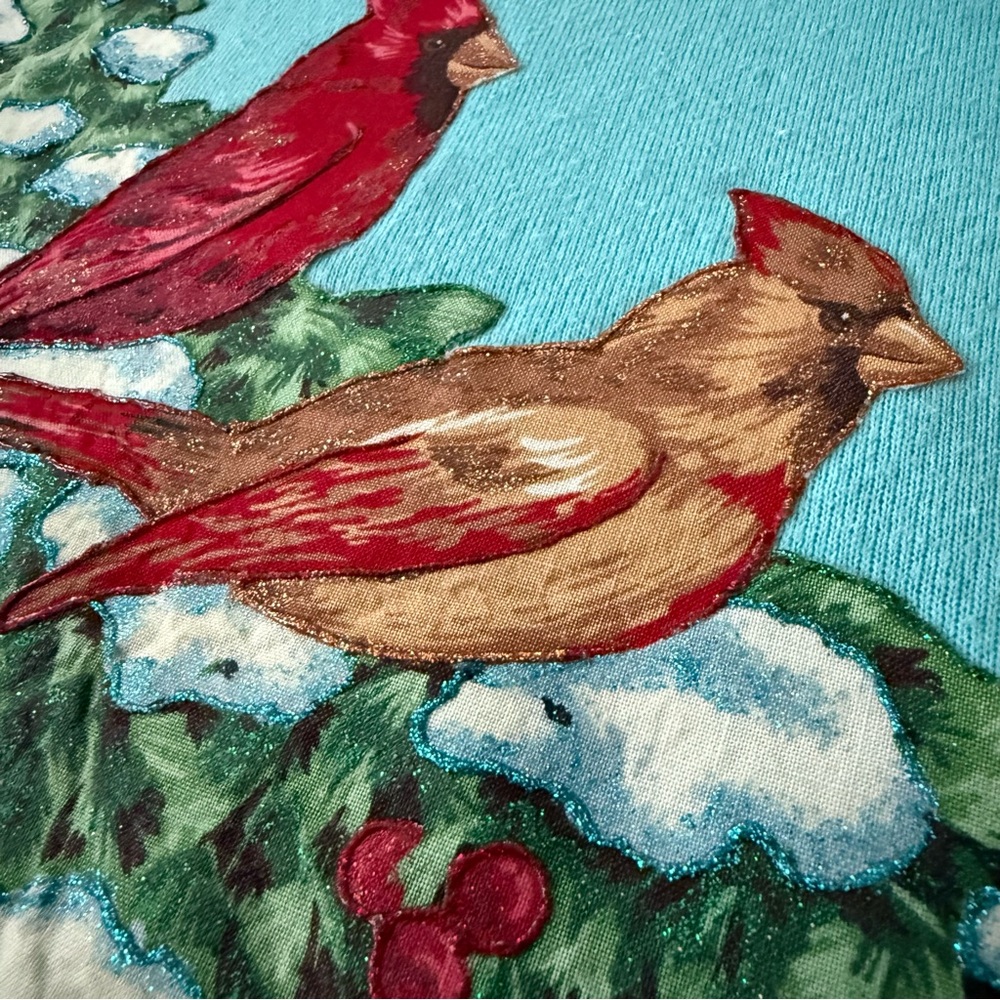 ๐ SOLD ๐ Vintage 90s Cardinals on Snowy Pine Baby Blue Cottage Sweatshirt ~ M - Picture 6 of 7
